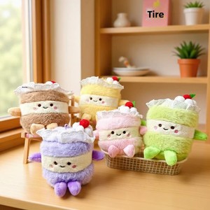 Breloque en peluche gâteau au chocolat à bordure dessin animé, porte-clés unisexe en forme de gâteau, poupée 12 cm en polyester - Product Image 1