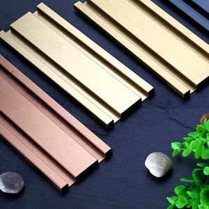 LL392 Zócalo de Acero Inoxidable Plateado Mate Personalizado con Garantía de 5 Años - Diseño Contemporáneo para Pisos de Apartamentos - Product Image 1