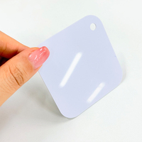 Cartes RFID intelligentes en PVC ultralégères EV1, format carré irrégulier 70*70mm, impression couleur, avec trou