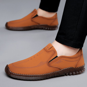 Mocasines sin cordones para hombre, punta redonda, suela de goma transpirable, zapatos casuales de primavera, color sólido, forro de PU, lengüeta con logo en relieve - Product Image 3