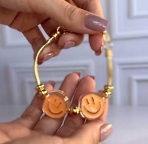 Braccialetto con Ciondolo a Faccina Sorridente Rosa, Placcato in Oro 18K, Catena Regolabile, Gioiello alla Moda per Ragazze - Product Image 6