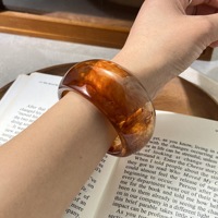 Nuevo Brazalete Ancho de Resina Acrílica con Diseño de Nicho, Brazalete Retro de Moda Color Ámbar, Joyería para Mujer