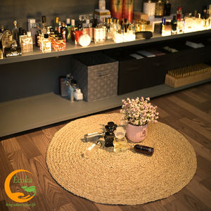 Tapis rond personnalisable fait main Boho en jonc de mer Design tressé minimaliste pour la décoration intérieure et la protection des sols - Product Image 1