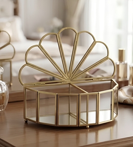 Caja Organizadora de Almacenamiento de Latón con Tapa en Forma de Concha de Lujo al por Mayor para Joyería y Cosméticos de Mujer - Product Image 1