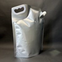 Sac à gallons d'eau de qualité alimentaire en aluminium 3L avec bec verseur d'huile pour le thé chaud, emballage de café Doypack avec buse et poignée