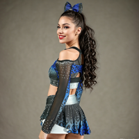 Robe de cheerleading 2 pièces bleu léopard ombré à épaules dénudées croisées, avec manches en maille ornées de strass, uniforme de danse avec chaussettes à nœuds