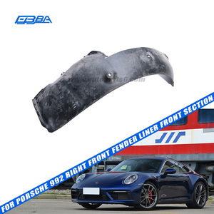 Piezas de desmontaje de material original: Revestimiento del guardabarros delantero derecho para Porsche 992 OE 992581330 - Product Image 1