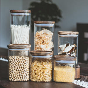 Vente en gros Récipients hermétiques pour aliments en borosilicate personnalisés Bocal de stockage en verre carré avec couvercle en bois d'<span class=keywords><strong>acacia</strong></span> pour la cuisine Épice salé - Product Image 4