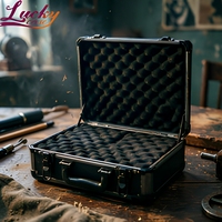 Mallette à outils en aluminium noire de haute qualité avec stockage de transport portable en mousse Pick & Pluck boîte personnalisée