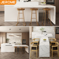 Meuble de rangement moderne personnalisé Jerome, armoire de cuisine avec îlot extensible à motif marbre, table de bar et ensemble de chaises