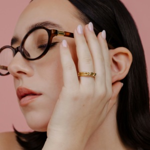 Nuovi Arrivi all'Ingrosso: Anello Gemellare in Acciaio Inossidabile 316L Dorato con Logo Personalizzato, Fornitore di <span class=keywords><strong>Gioielli</strong></span> OEM ODM per Donne - Product Image 3