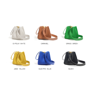 Sac à bandoulière pliable en cuir véritable <span class=keywords><strong>LOUIS</strong></span> LEVANE, deux sangles, fermeture à fermoir, sangle amovible, capacité de 1 à 1,9 L, mode féminine - Product Image 4