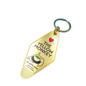 Porte-clés Singe Jaune en Alliage de Zinc Forme Diamant, Cadeau Personnalisé Anime - Product Image 5