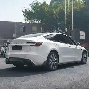 ชุดแต่งคาร์บอนไฟเบอร์สำหรับ Tesla Model 3 Highland Performance ประกอบด้วย สปลิตเตอร์หน้า ลิปหลัง สเกิร์ตข้าง - Product Image 6