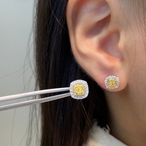 อาซูโอ ไฟน์ จิวเวลรี่ 18K ทองคำแท้สีเหลืองเพชรธรรมชาติทรงเหลี่ยมคลาสสิกต่างหูของขวัญสำหรับผู้หญิง AU750 - Product Image 6
