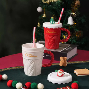 Mug en céramique de Noël 400 ml avec paille, couvercle décoré du Père Noël, motif en relief, tasse à boire pour la maison, vente en gros - Product Image 3