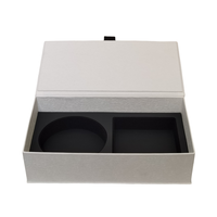Boîte cadeau magnétique en carton solide faite à la main pour montre, matériaux recyclés, doublure en éponge, gaufrage, sérigraphie, revêtement UV, ruban