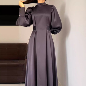Robe maxi élégante à manches longues et ceinture pour femmes musulmanes - Robe <span class=keywords><strong>abaya</strong></span> islamique modeste pour l'automne et l'hiver - Product Image 4