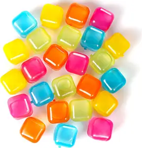 Es batu plastik persegi warna-warni yang dapat digunakan kembali es batu tanpa menipiskan BPA bebas, es batu yang dapat diisi ulang untuk minuman