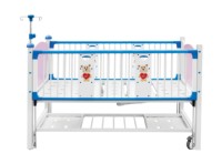 Lit médical manuel à deux manivelles pour enfants, avec barrières latérales, à vendre
