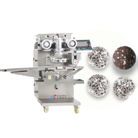 Boule de date d'énergie de fromage faisant la machine