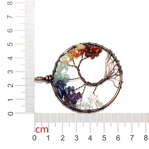 Collana Artigianale con Pendente Albero della Vita in Rame Placcato Oro, Pietra Curativa Naturale Irregolare e Cristalli Colorati - Product Image 5