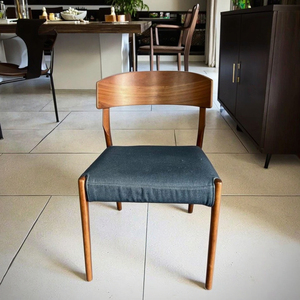 Sillas de Comedor de Madera de Abedul de Diseño Moderno y Simple de Vietnam OEM, Sillas de Madera de Caucho Sólido Duraderas para Uso en Cocina y Hogar - Product Image 4