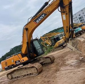 รถขุดขนาดกลาง เครื่องยนต์ทรงพลัง ควบคุมการทำงานราบรื่น รถขุดมือสอง Sany รุ่น SY215C สำหรับงานดิน - Product Image 4