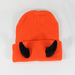 Gorro <span class=keywords><strong>de</strong></span> punto sin borde <span class=keywords><strong>de</strong></span> alta calidad con cuernos <span class=keywords><strong>de</strong></span> buey y logotipo bordado, estilo novedoso para Halloween, gorro <span class=keywords><strong>de</strong></span> invierno, venta al por mayor - Product Image 6