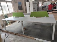 Meubles commerciaux au design moderne Cloisons de poste de travail pour ordinateur Table de personnel de bureau pour 4 personnes Bureau de bureau