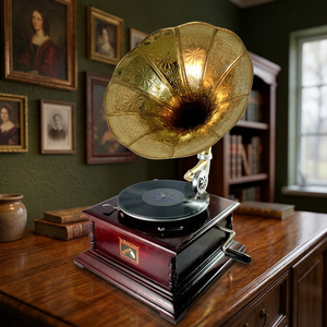Gramófono Cuadrado de Latón y Madera para Discos de Música, Hecho en India - Product Image 2