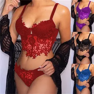 Toptan yüksek kaliteli dantel Bralette siyah işlemeli İki adet iç çamaşırı sütyen ve külot seti kadınlar için