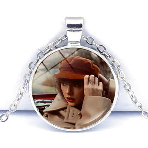 Collana pendente in cristallo con catena portachiavi per gioielli regalo per donna del Tour di epoca - Product Image 5