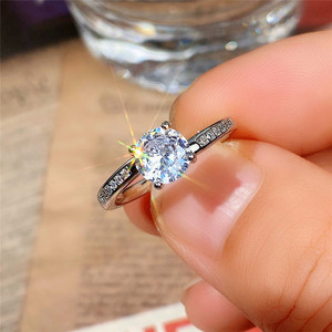 Anello di fidanzamento da donna F1286 in oro bianco con diamante taglio brillante rotondo, colore G naturale, stile classico - Product Image 6