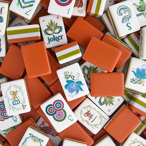 Juego <span class=keywords><strong>de</strong></span> Mahjong Americano <span class=keywords><strong>de</strong></span> Lujo Personalizado <span class=keywords><strong>de</strong></span> 160 Fichas, <span class=keywords><strong>de</strong></span> Acrílico <span class=keywords><strong>Sierra</strong></span> Naranja Claro Grabado, <span class=keywords><strong>de</strong></span> 4 Capas, para Viaje, en Stock al por Mayor - Product Image 1