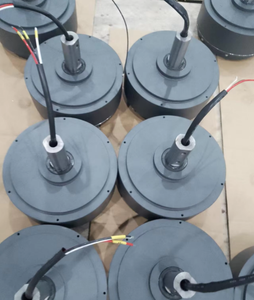Ventilateur de plafond HVLS de 12 pieds au design moderne, couleur bronze, pales en aluminium et magnésium, faible bruit, idéal pour les salles de sport et le yoga - Product Image 4