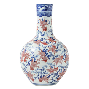 Luxe Jingdezhen peinture à la main poisson rouge motif Vases porcelaine <span class=keywords><strong>bleu</strong></span> et blanc dessus de table Vases à fleurs en porcelaine pour intérieur - Product Image 1