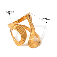 Ensemble de bagues sculpturales en acier inoxydable doré, motif vague organique fluide, moderne et minimaliste, avec zircone cubique, empilables, bijoux pour femmes, vente en gros, personnalisable OEM