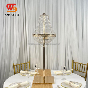 Centre de table de luxe en acier inoxydable doré lisse, perles de cristal suspendues, support de fleurs pour les événements de mariage - Product Image 5