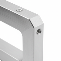 Support triangulaire en aluminium usiné CNC sur mesure avec découpe creuse pour le support d'équipement industriel