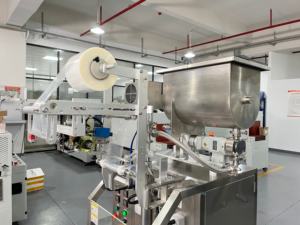 เครื่องบรรจุซองซอสพริกอัตโนมัติความเร็วสูง YH เครื่องบรรจุแบบซีล 3 ด้านสำหรับน้ำผลไม้ นมเหลว และของเหลวอื่นๆ - Product Image 3