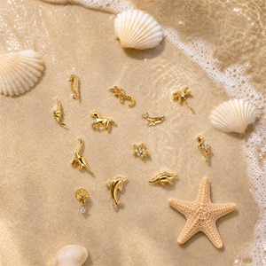Bijou de piercing minimaliste en argent S925, thème vie marine, opale délicate, thème été plage océan, clou d'oreille à tête plate pour cartilage et hélix - Product Image 1
