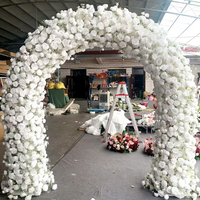 Arche florale de luxe en gros pour décoration de mariage, fournitures d'arche de fleurs artificielles en roses pour la décoration de scène de banquet de mariage