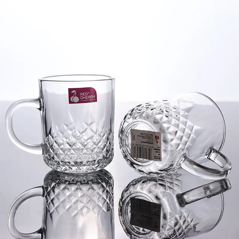 Vente en gros de gobelet en verre ondulé verre à haute teneur en borosilicate jus boisson tasse unique chope à bière gobelet en verre et gobelet à whisky de haute qualité