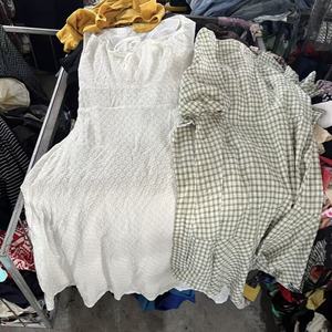 <span class=keywords><strong>Ropa</strong></span> Usada de Grado A, Vestidos Cortos de Algodón para Mujer, Bonitos Vestidos de Verano, Lotes al por Mayor en Fardos, Carga de Contenedores - Product Image 4