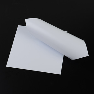 Hoja de plástico blando de <span class=keywords><strong>PVC</strong></span> blanco mate, superficie brillante de vinilo UV de 50mm de espesor para publicidad, modelo de <span class=keywords><strong>PVC</strong></span> transparente, dureza rígida, hoja UV de 6mm - Product Image 4