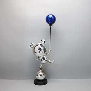 ลูกโป่งรูปหมีทำจากเรซิ่นสมัยใหม่ตกแต่งด้วยรูปปั้นการ์ตูนห้องนั่งเล่นไฟล็อบบี้ตกแต่งหรูหรา - Product Image 3