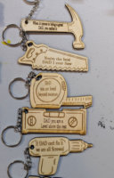 Porte-clés en bois personnalisés, écologiques, durables et portables, gravure laser, MOQ 100 pièces, OEM/ODM disponible pour les mariages