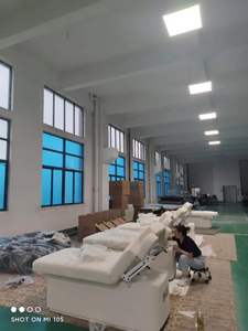 Cama de belleza con orificio facial para salón de belleza, silla de tratamiento eléctrica multifuncional, cama de estética eléctrica. - Product Image 5