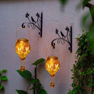Farol Solar con Diseño de Colibrí, Decoración Colgante para Jardín Exterior, Luz LED, Artesanía de Hierro con Energía Solar - Product Image 3
